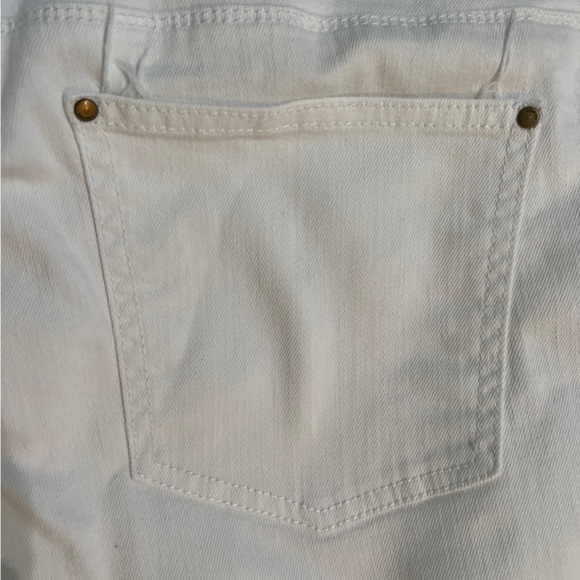 Chico’s Platinum Mid Rise Cropped White Jeans Chico’s Size 3 (US Size 16) - Picture 4 of 7